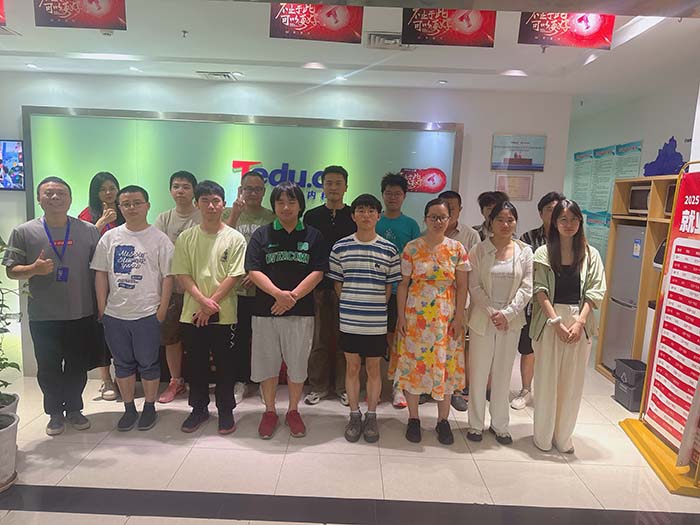 Python人工智能培训班开班盛况-新达内武汉中心-2507